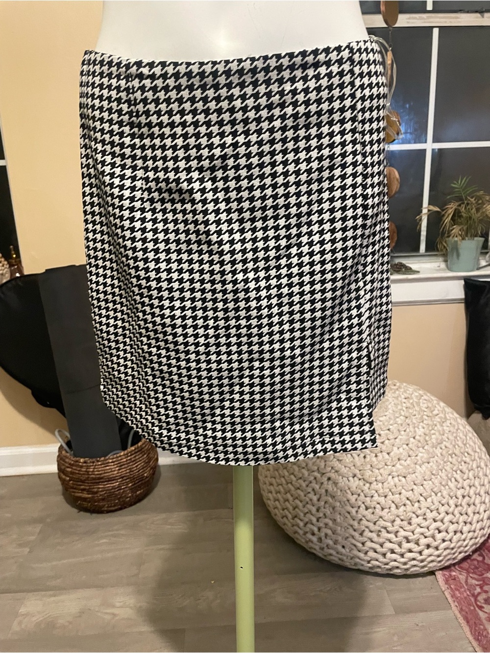 Classic Houndstooth Mini Skirt - Black & White